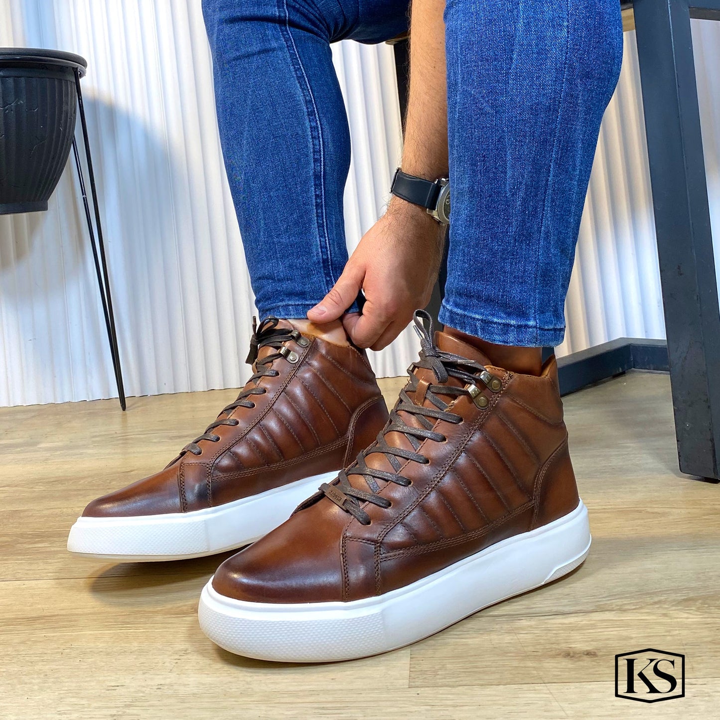 TENIS BOTA CUERO CAFÉ - ENVÍO GRATIS