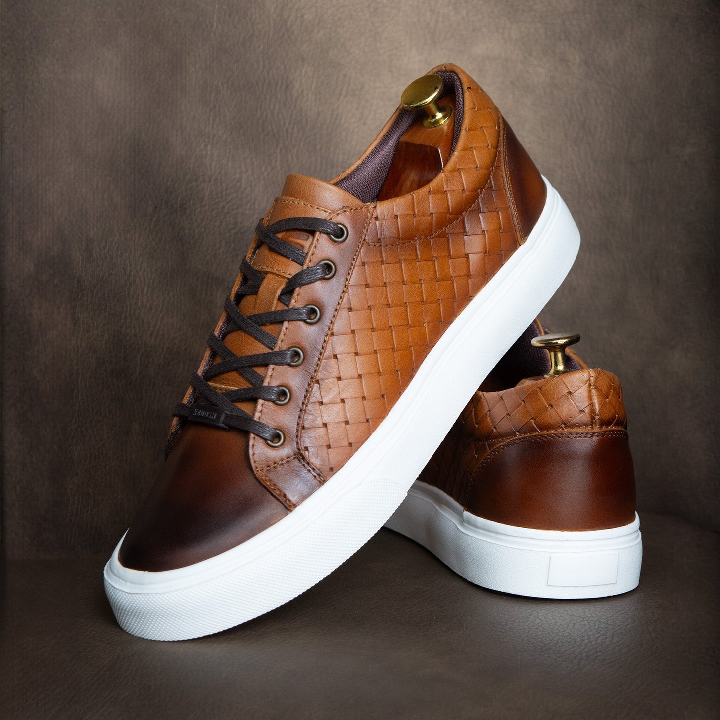 TENIS ORIGEN CUERO GRABADO MIEL- ENVÍO GRATIS