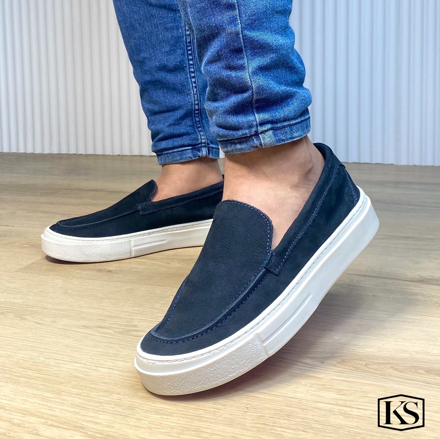 TENIS BERLÍN CUERO GAMUZA AZUL - ENVÍO GRATIS