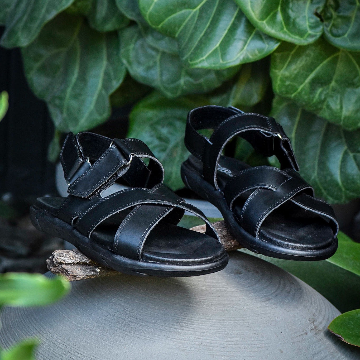 Últimas tallas-SANDALIAS CUERO AMALFI NEGRA - ENVÍO GRATIS