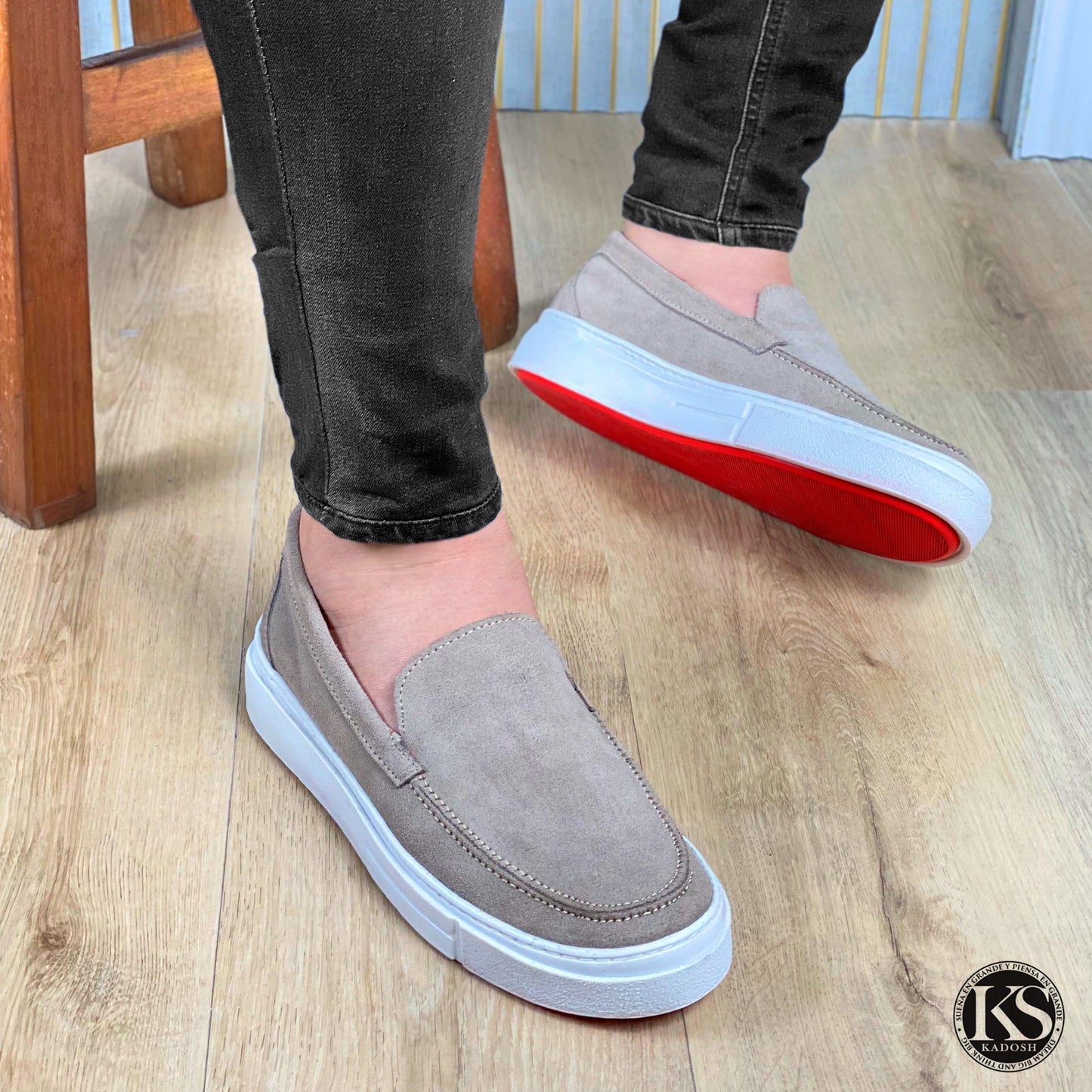TENIS BERLÍN CUERO GAMUZA TAUPE - ENVÍO GRATIS