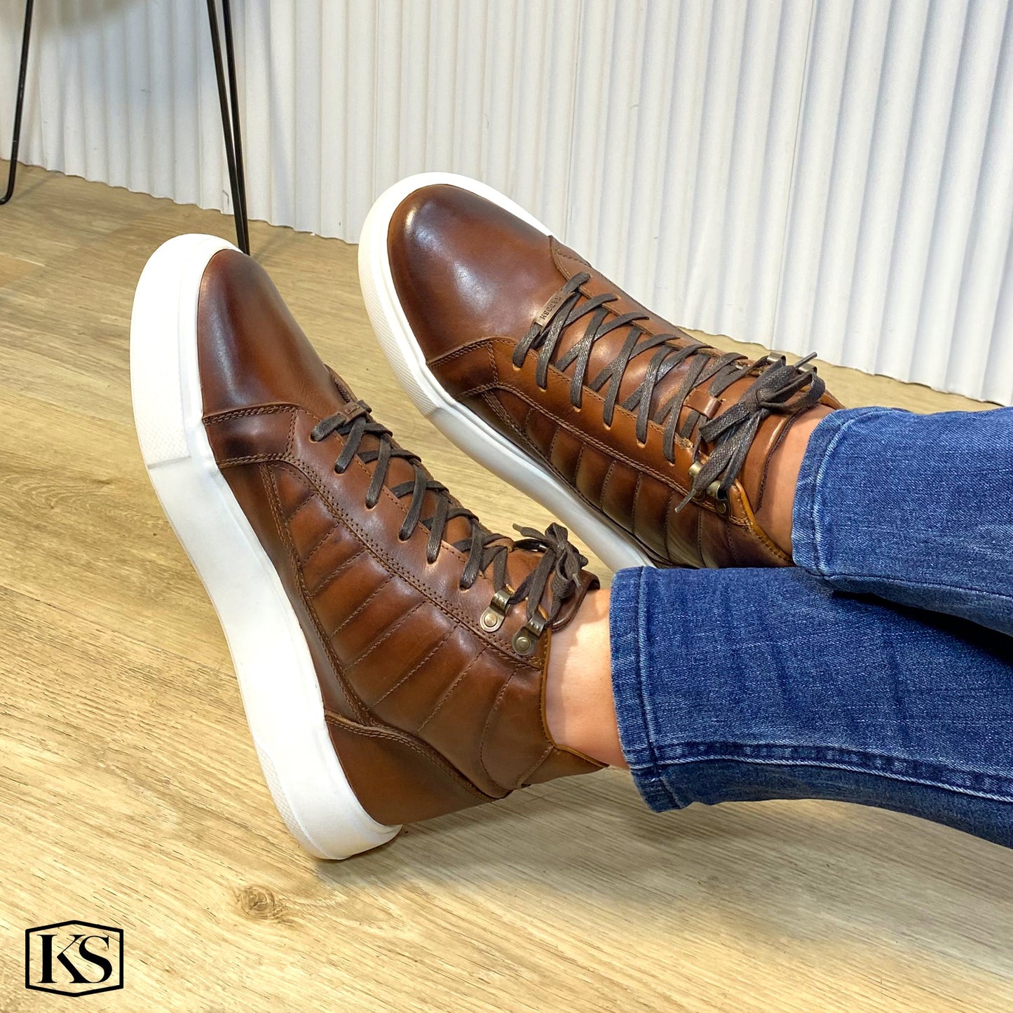 TENIS BOTA CUERO CAFÉ - ENVÍO GRATIS