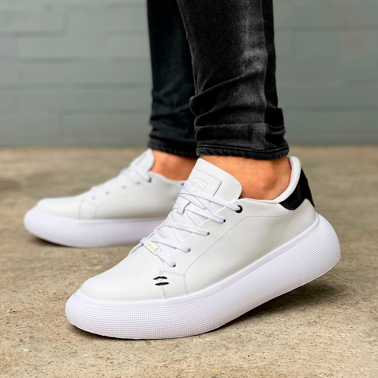 TENIS KONG BLANCO